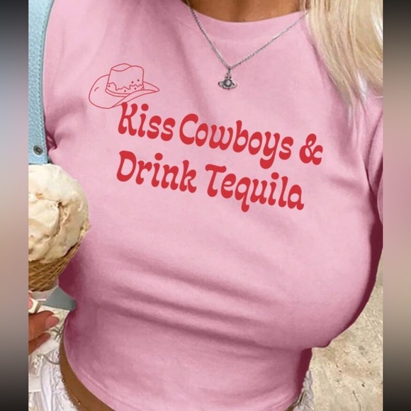 Tops - Kiss cowboys & Drink Tequila tee